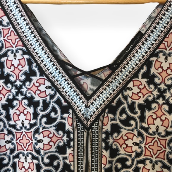 White House Black Market sleeveless blouse - Picture 4 of 11